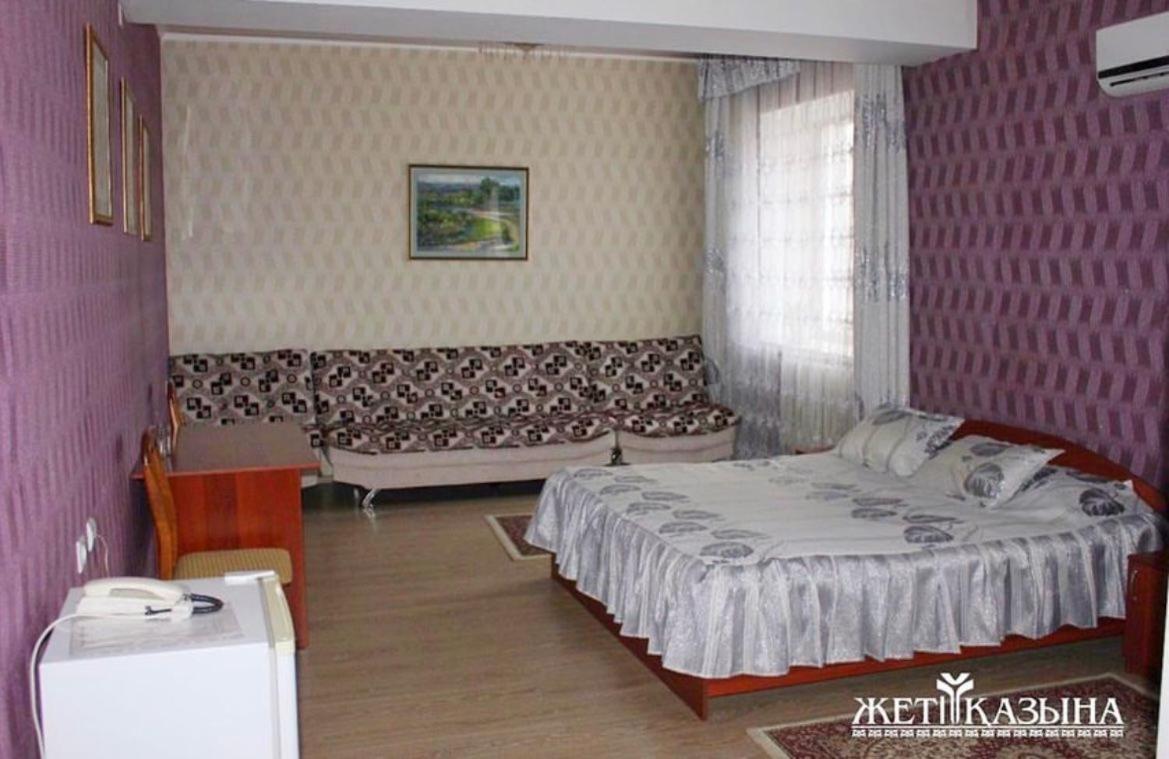 Гостиничный Комплекс Жеты Казына Zharkent Buitenkant foto