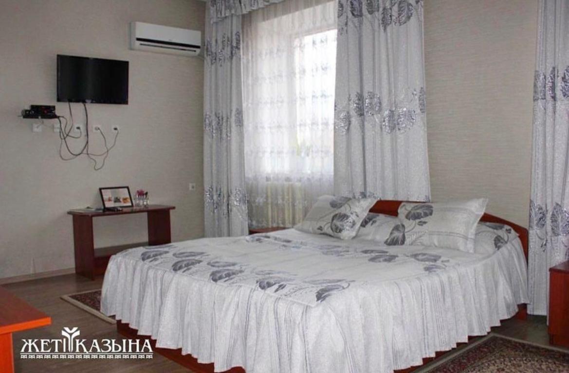 Гостиничный Комплекс Жеты Казына Zharkent Buitenkant foto