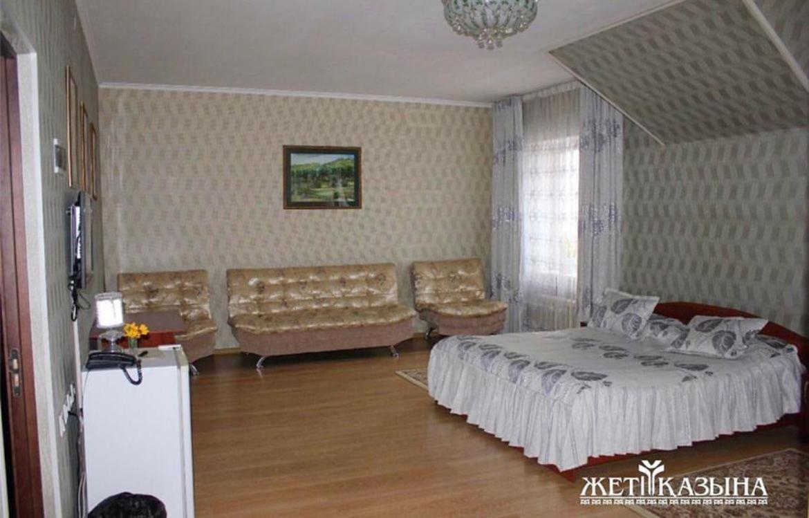 Гостиничный Комплекс Жеты Казына Zharkent Buitenkant foto