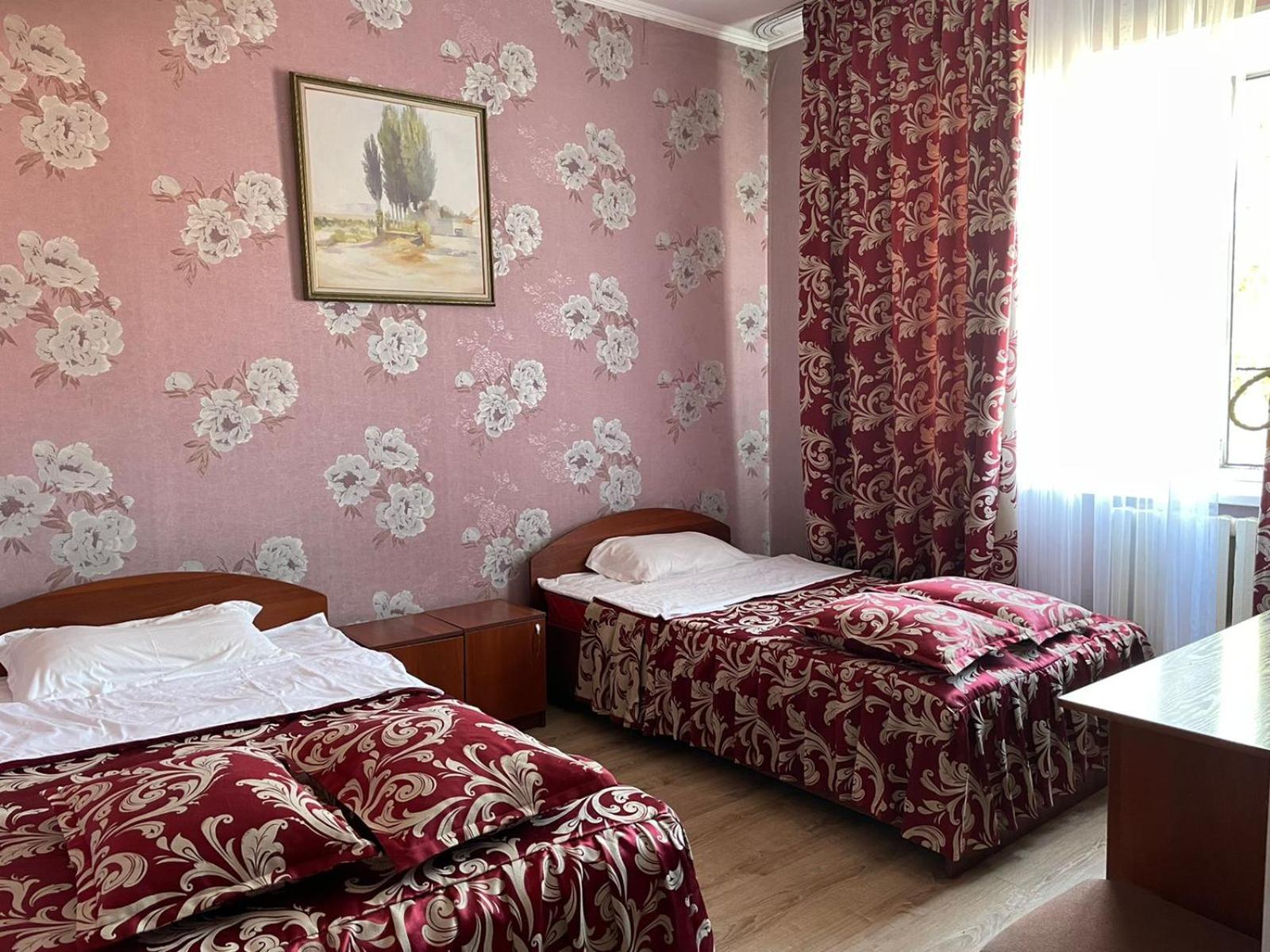 Гостиничный Комплекс Жеты Казына Zharkent Buitenkant foto